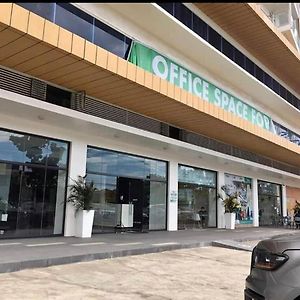 Scandinavian 1 Bedroom Beside Sm Cdo W Pool And Netflix Cagayán de Oro Exterior photo