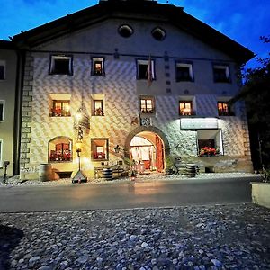 Hotel Chasa De Capol - Historische Gaststaette & Weinkellerei à Santa Maria Val Müstair Exterior photo