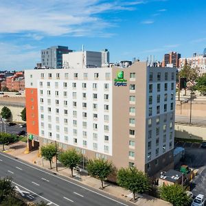 Holiday Inn Express Philadelphia Penn'S Landing By Ihg Exterior photo