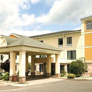 Comfort Inn & Suites Mount Pocono Exterior photo