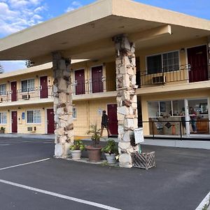 The Islander Motel Santa Cruz Exterior photo