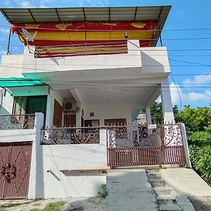 Appartement Om Sai Bhawan à Bénarès Exterior photo
