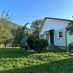 Villa Гайналі à Yaremtche Exterior photo