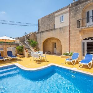 Villa Dar Ta' Betta Farmhouse With Private Pool à Għarb Exterior photo