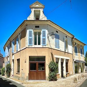 Appartement Gite Les Jasmins Centre Historique Saint-Astier Exterior photo