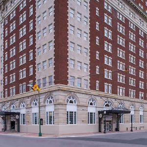 Hotel Doubletree By Hilton Utica Exterior photo