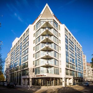 Hotel Doubletree By Hilton London Kingston Upon Thames à Kingston upon Thames  Exterior photo