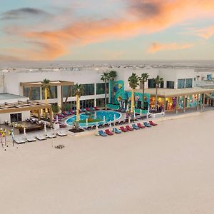 Hotel Fuwairit Kite Beach, Tapestry Collection By Hilton à Fuwayrit Exterior photo