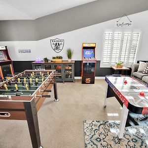 Villa Sports Themed--Automated King Bed--Family Friendly--5 Miles To Strip à Henderson Exterior photo