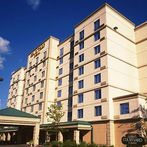 Hotel Courtyard By Marriott Toronto Airport Exterior photo