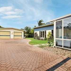 Villa Bradman-Budget Waterfront Accom, Pet Friendly à Maroochydore Exterior photo