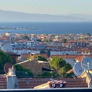 Villa Yeni Foca'Da Terasli Mustakil Ev à Yenifoca Exterior photo