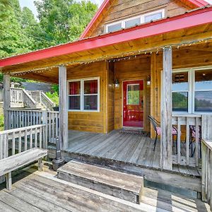 Villa Warm And Cozy Cabin With Deck On Top Of The Blue Ridge à Fancy Gap Exterior photo