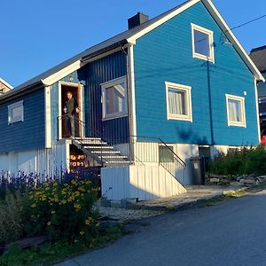 Appartement The Blue House At The End Of The World II à Mehamn Exterior photo