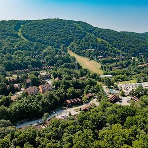 Cozy 2Br Condo W/ Valley Views Vernon Township Exterior photo