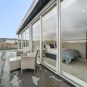 Amazing One Bedroom Penthouse In Wimbledon Londres Exterior photo