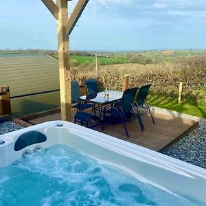 Villa Secluded Luxury Pod With Hot Tub à Launceston Exterior photo