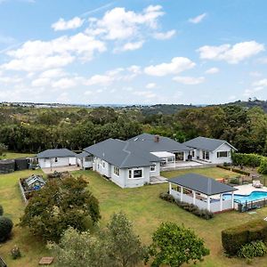 Villa Countryside Haven Retreat With Pool And Deck à Clevedon Exterior photo