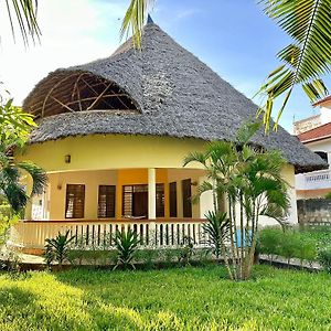 Villa Bandari Ya Raha à Ukunda Exterior photo