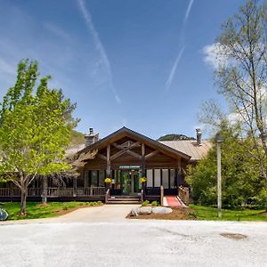 Pico Village Resort Killington Exterior photo