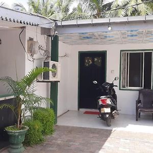 Kanthi Guest Inn Trincomalee Exterior photo