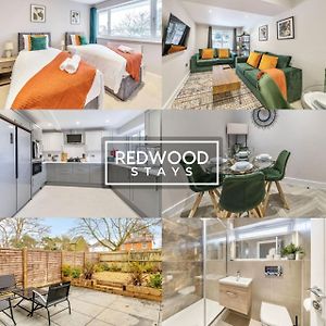 Huge 5 Bed 3 Bath House For Contractors & Families, X2 Free Parking, Free Wifi & Netflix By Redwood Stays Farnborough  Exterior photo