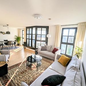 Wohnung Renoviert Und Neu Mobliert Mit 2 Balkonen Munich Exterior photo