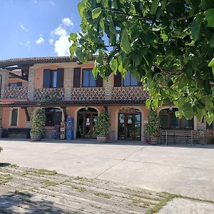 Villa Agriturismo Vecchio Torchio à Canelli Exterior photo