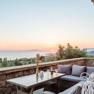 Villa Mani Panoramic Views - Private Sunny Retreat à Lévktron Exterior photo