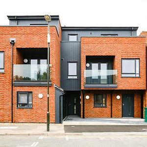 Appartement Hybrid Resi - Mitcham Close To Tooting And Wimbledon Exterior photo