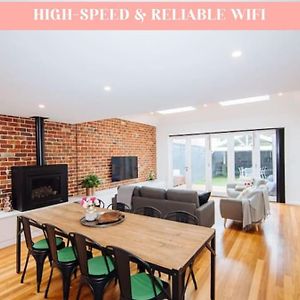 Sensational Renovated Cottage In Beautiful Seddon Ville de Ville de Melbourne Exterior photo