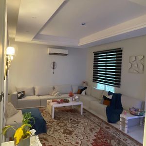 Appartement شقه جديده هادئه وجميل à Riyad Exterior photo