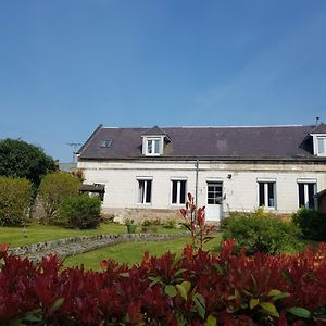 Villa Le Gite De L'Oppidum à Etrun Exterior photo