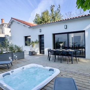 Villa Maison T4 Climatisee Avec Jacuzzi A Lagord Exterior photo