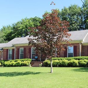 Villa 3 Bed 2 And A Half Bath Sleeps 10 Max With Fenced In Backyard à Hendersonville Exterior photo