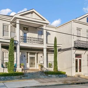 Stylish 2-Bedroom Apartment In Garden District La Nouvelle-Orléans Exterior photo