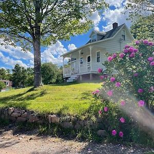 Ardan Cottage In Ingonish Exterior photo