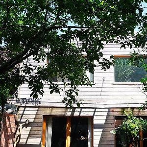 Villa Maison En Bois Au Fond Du Jardin à Fontenay-sous-Bois Exterior photo