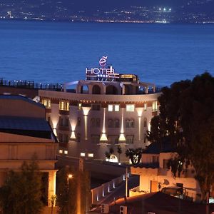 E' Hotel Reggio de Calabre Exterior photo