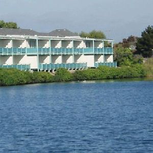 Coral Reef Inn & Condo Suites Alameda Exterior photo