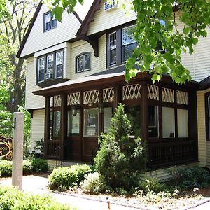 Longwood Inn Brookline Exterior photo