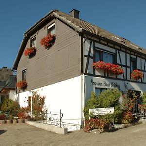 Hotel Gaestehaus Stolzenberg à Hallenberg Exterior photo