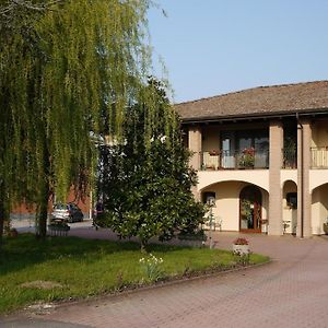 Villa Agriturismo Mongiorgi "I Salici" à Anzola dell'Emilia Exterior photo
