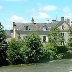 Chambres d'hôtes Le Pont Romain Montfort-le-Gesnois Exterior photo