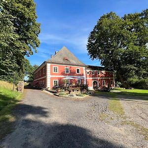 Rodinna Farma Sedmikraska Sněžné Exterior photo