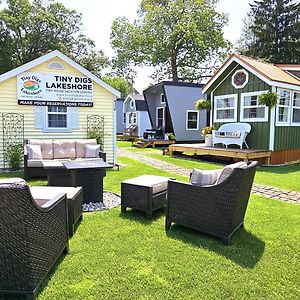 Hotel Tiny Digs Lakeshore - Tiny House Lodging à Muskegon Exterior photo