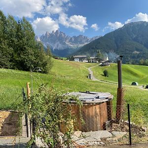 Appartement Farmhouse With A Stunning View Over The Dolomites à Funes  Exterior photo