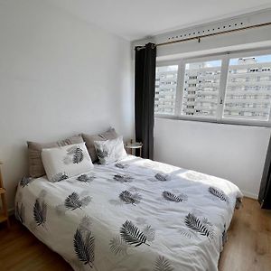 Confortable Et Chic Appartement Courbevoie Exterior photo