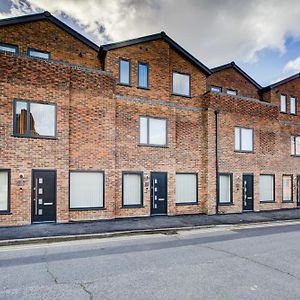 Appartement Hybrid Resi - Uxbridge Near Heathrow Airport Exterior photo