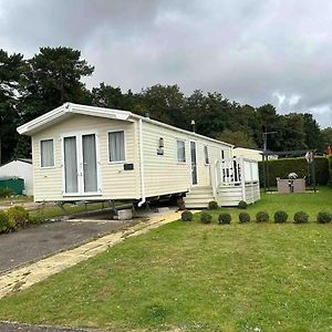 Lakeside Escape Modern 2 Bedroom Holiday Home Overstone Exterior photo